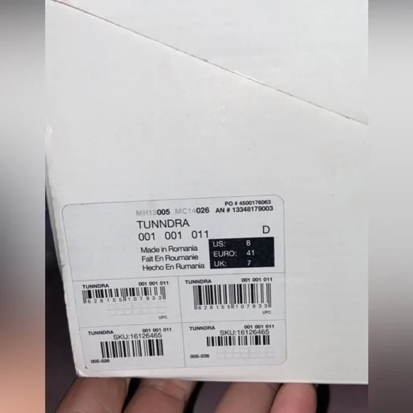 (SOLD)ALDO NWT BLACK WITH SILVER SPARKLE CUTE FOR FALL BOOTS - Picture 7 of 8